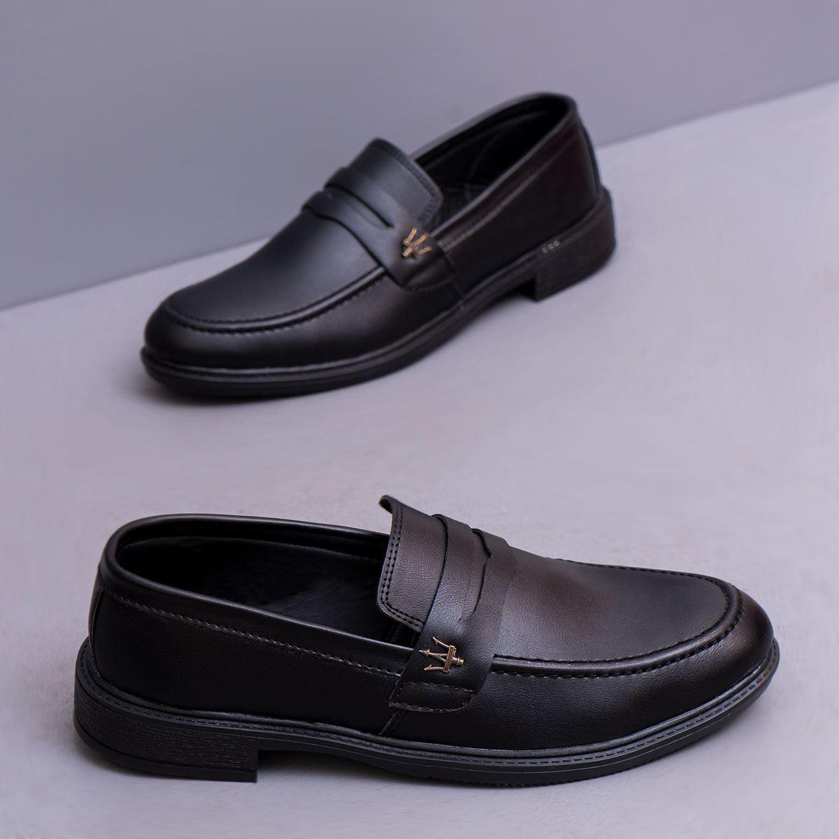 کالج مردانه ساده مشکی مدل Tavish