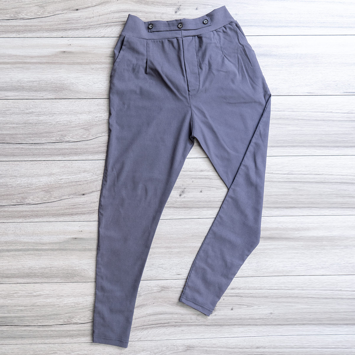 شلوار اسلش سه دکمه طوسی مردانه مدل Kavano